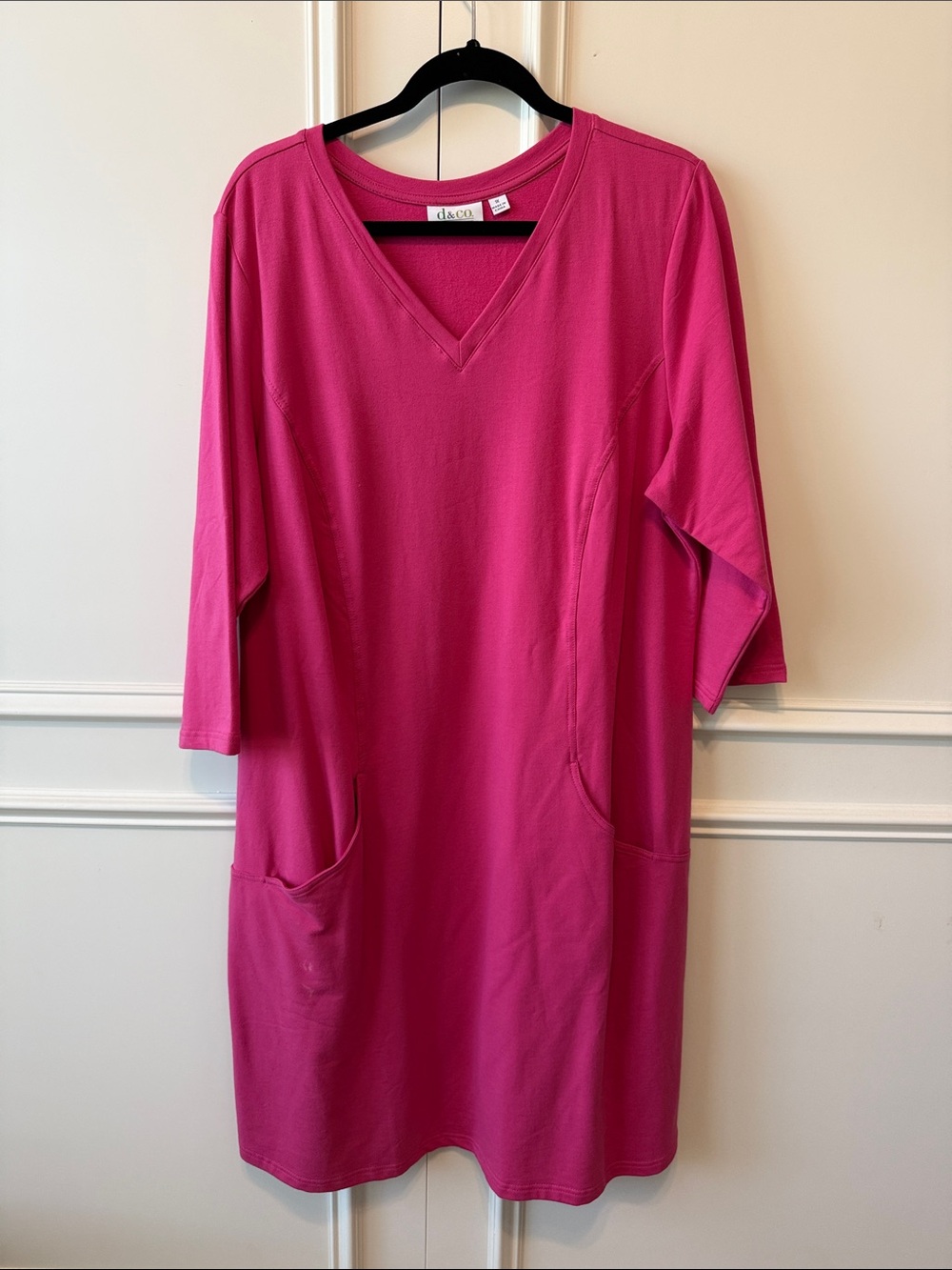 D & CO Fuchsia V-Neck Pocket Shift Dress